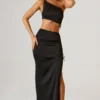 Top scurt asimetric cu volane Brisa, negru Top scurt asimetric cu volane Brisa, negru