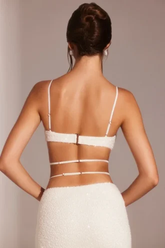 Top scurt cu bretele și sârmă, cu decorațiuni, model Parma, în culoarea alb