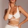 Top scurt cu bretele și sârmă, cu decorațiuni, model Parma, în culoarea alb