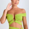 Top scurt cu decupaje și umeri decupați Zene în verde lime Top scurt cu decupaje și umeri decupați Zene în verde lime