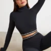 Top scurt cu guler înalt și mâneci lungi, fără spate, negru