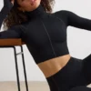 Top scurt cu guler înalt Soft Active, negru Top scurt cu guler înalt Soft Active, negru