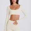Top scurt cu mâneci lungi, de culoare crem Top scurt cu mâneci lungi, de culoare crem