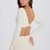 Top scurt cu mâneci lungi, de culoare crem Top scurt cu mâneci lungi, de culoare crem