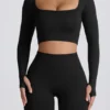 Top scurt cu mâneci lungi fără cusături Super Sculpt în negru