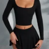 Top scurt cu mâneci lungi și decolteu pătrat Nadiya, negru Top scurt cu mâneci lungi și decolteu pătrat Nadiya, negru
