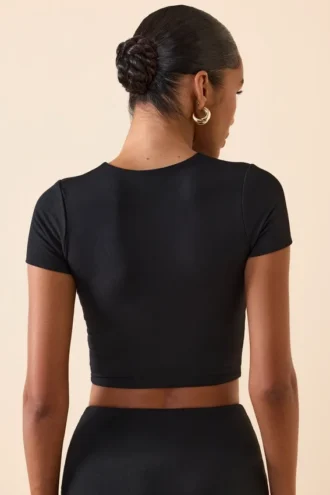 Top scurt cu mâneci scurte Myaree, negru
