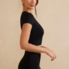 Top scurt cu mâneci scurte Myaree, negru