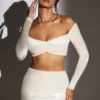 Top scurt cu umeri decupați și drapaj din catifea Adele, culoare ivoriu
