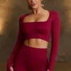 Top scurt fără cusături Super Sculpt cu mâneci lungi, în culoarea burgund Top scurt fără cusături Super Sculpt cu mâneci lungi, în culoarea burgund