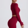 Top scurt fără cusături Super Sculpt cu mâneci lungi, în culoarea burgund Top scurt fără cusături Super Sculpt cu mâneci lungi, în culoarea burgund