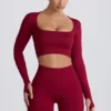 Top scurt fără cusături Super Sculpt cu mâneci lungi, în culoarea burgund Top scurt fără cusături Super Sculpt cu mâneci lungi, în culoarea burgund