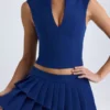 Top scurt Kadie cu decupaj în față, în culoarea True Navy Top scurt Kadie cu decupaj în față, în culoarea True Navy