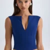Top scurt Kadie cu decupaj în față, în culoarea True Navy Top scurt Kadie cu decupaj în față, în culoarea True Navy