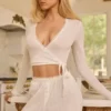 Top scurt Lou Pointelle Wrap în alb