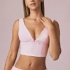 Top scurt Magda cu detaliu fundă, în dungi mov deschis Top scurt Magda cu detaliu fundă, în dungi mov deschis