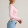 Topuri cu mâneci lungi și volane Emry Modal, în roz pal Topuri cu mâneci lungi și volane Emry Modal, în roz pal
