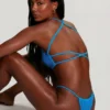 Topuri de bikini cu bretele și decolteu rotund din seersucker, albastru neon Topuri de bikini cu bretele și decolteu rotund din seersucker, albastru neon