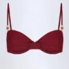 Topuri de bikini cu sârmă, cu volane și împodobite cu mărgele, model Bruny, în culoarea cireșe închis Topuri de bikini cu sârmă, cu volane și împodobite cu mărgele, model Bruny, în culoarea cireșe închis