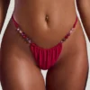 Topuri de bikini triunghiulare Cabo cu ornamente din mărgele, în nuanța roz zmeură Topuri de bikini triunghiulare Cabo cu ornamente din mărgele, în nuanța roz zmeură