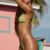 Topuri de bikini triunghiulare cu ornamente Baie în verde măslin Topuri de bikini triunghiulare cu ornamente Baie în verde măslin