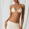 Topuri de bikini triunghiulare Keshi cu detalii din perle, în culoarea alb perlat Topuri de bikini triunghiulare Keshi cu detalii din perle, în culoarea alb perlat